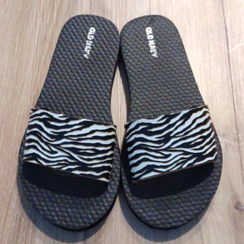 Old Navy Zebra Print Slippers Size 1/2